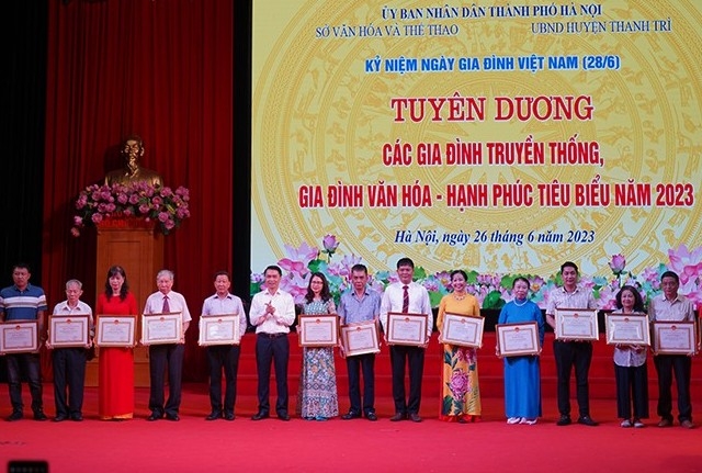 Tuyên dương 90 Gia đình văn hóa Thủ đô tiêu biểu năm 2024