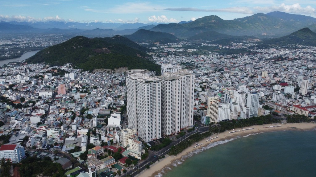 Kiểm tra 5 công trình khách sạn, căn hộ lớn ở Nha Trang