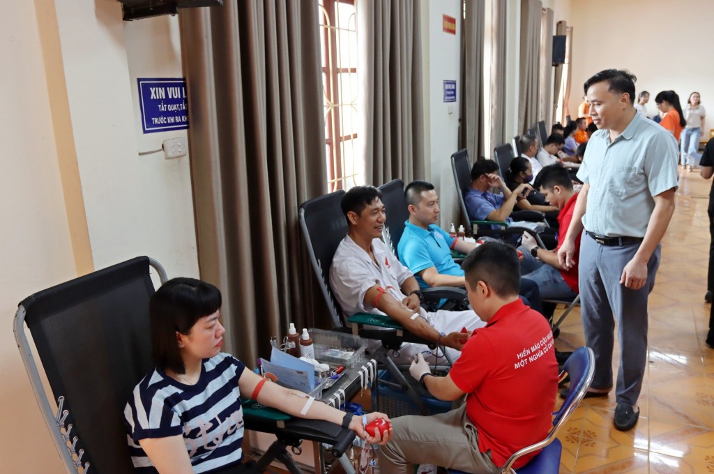 Sơn Tây: Hàng trăm đoàn viên, người lao động tham gia hiến máu và hiến mô tạng