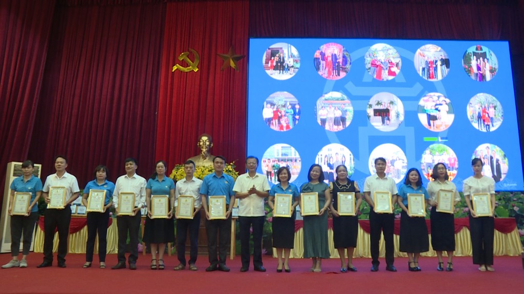 LĐLĐ huyện Ứng Hòa: Kỷ niệm 45 năm Ngày thành lập Công đoàn và biểu dương 45 Chủ tịch Công đoàn