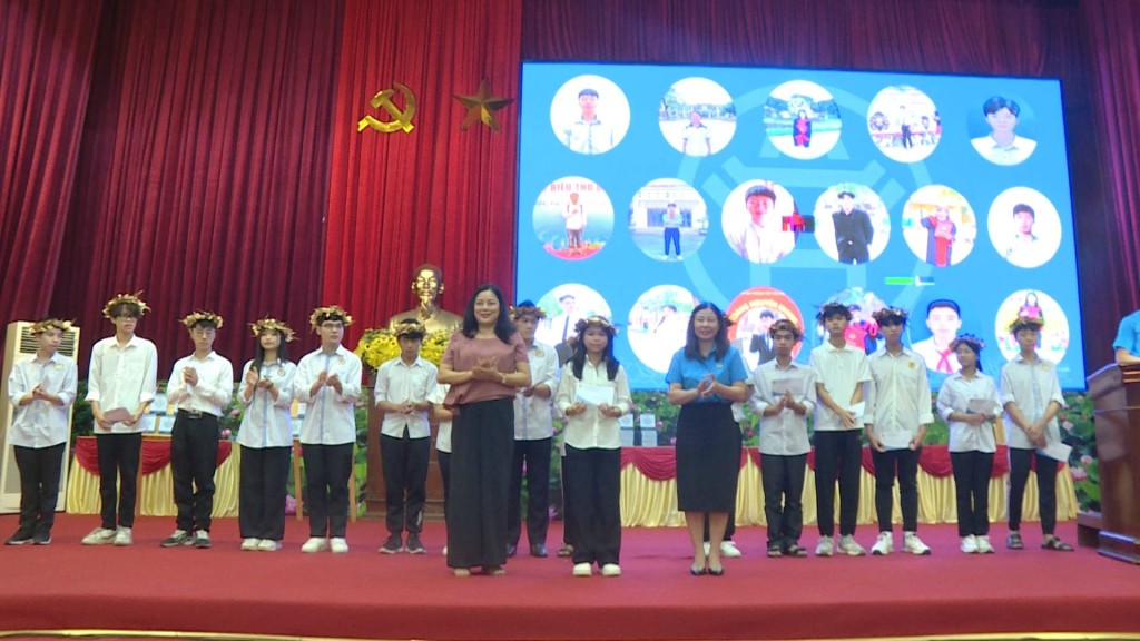 Huyện Ứng Hòa: Kỷ niệm 45 năm Ngày thành lập Công đoàn và biểu dương 45 Chủ tịch công đoàn