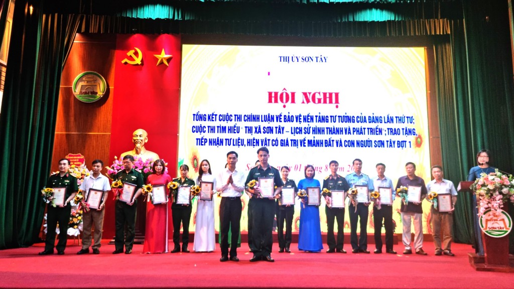 Sơn Tây: Trao giải cuộc thi chính luận về Bảo vệ nền tảng tư tưởng của Đảng