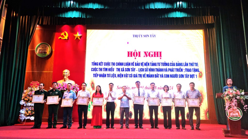 Sơn Tây: Trao giải cuộc thi chính luận về Bảo vệ nền tảng tư tưởng của Đảng