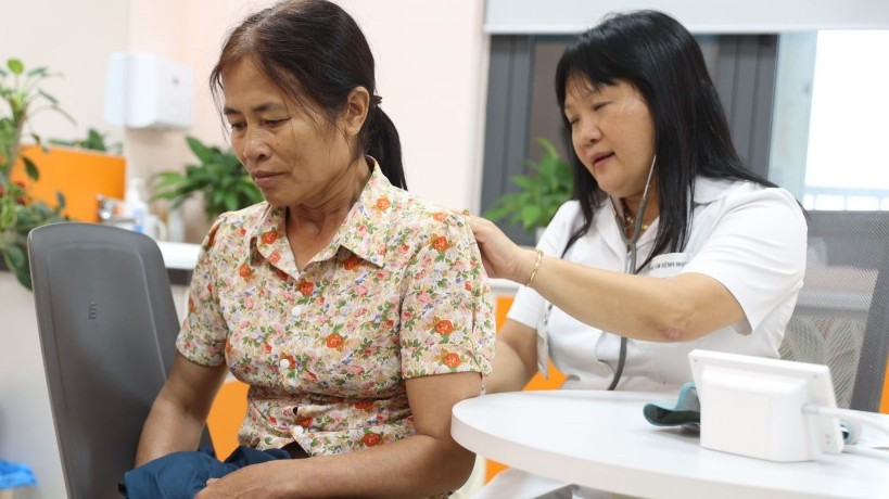 Hơn 2.000 bác sĩ, nhân viên y tế Bệnh viện Bạch Mai tham gia khám chữa bệnh ngoài giờ