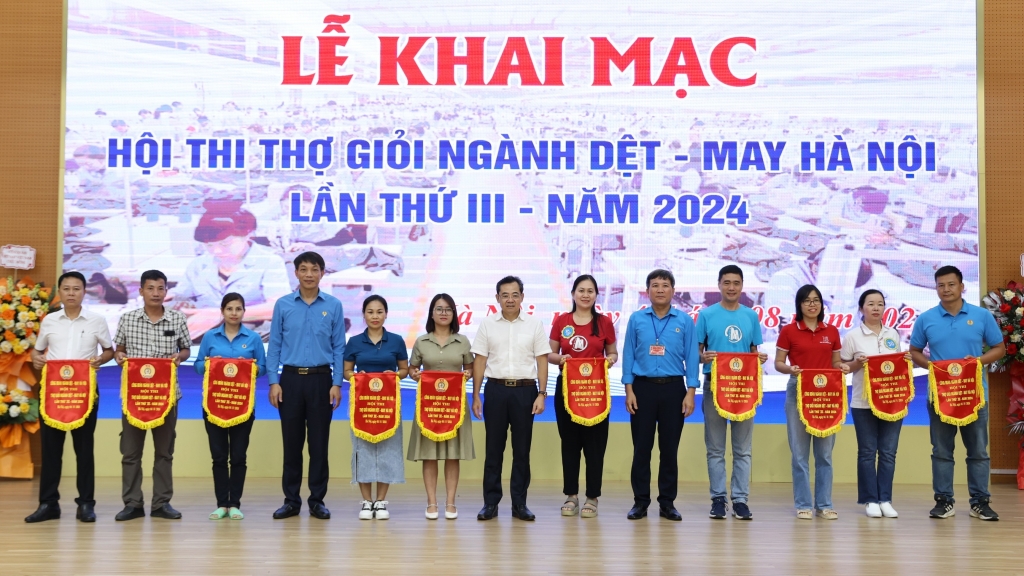 63 công nhân tranh tài tại Hội thi thợ giỏi ngành Dệt May Hà Nội lần thứ III