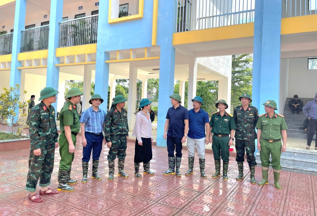 Huyện Chương Mỹ tổng lực vệ sinh môi trường, khôi phục sản xuất sau khi lũ rút