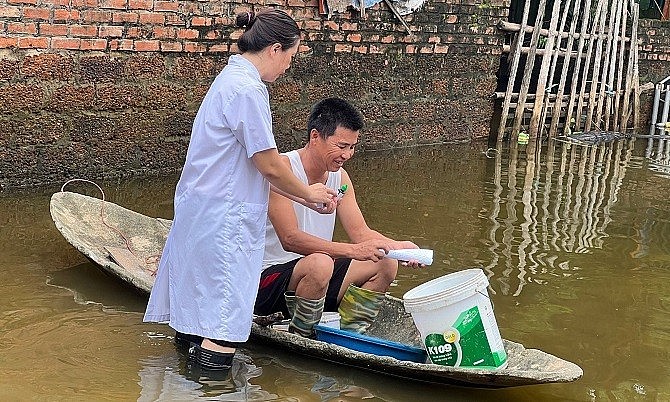 Huyện Chương Mỹ, Quốc Oai: Người dân tổng lực vệ sinh môi trường, khôi phục sản xuất