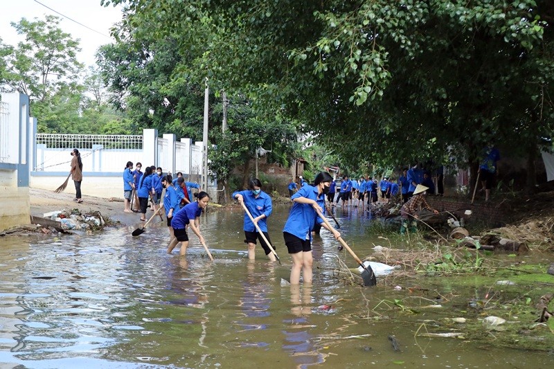 Chương Mỹ: Nỗ lực tổng vệ sinh môi trường và đảm bảo đời sống cho người dân