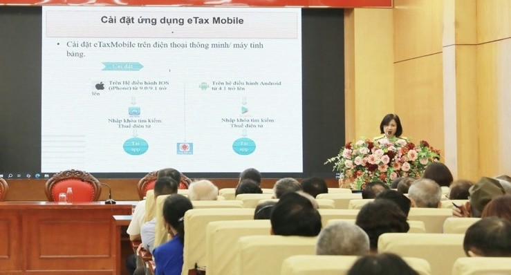 Quận Hai Bà Trưng hướng dẫn người dân nộp thuế sử dụng đất qua Etax Mobile