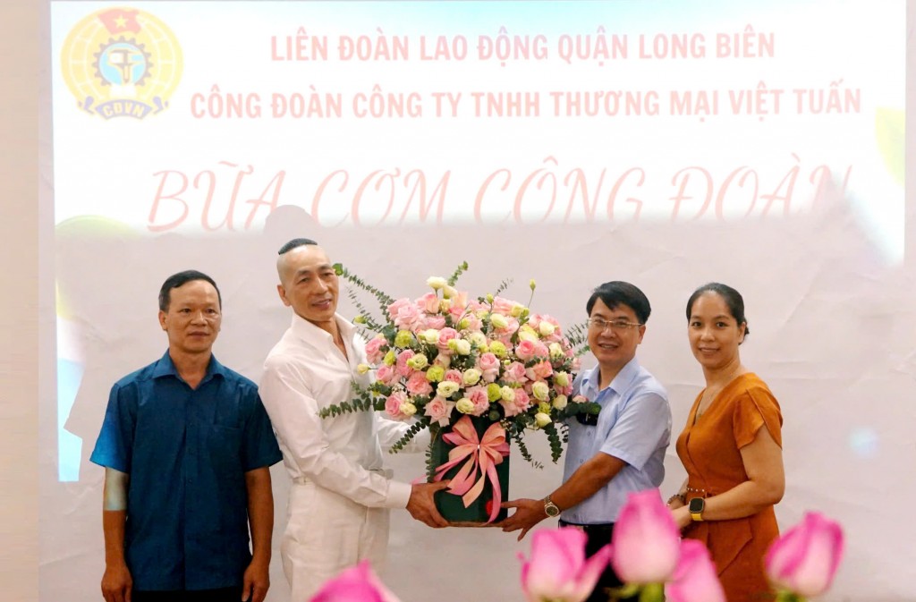 Hạnh phúc với 