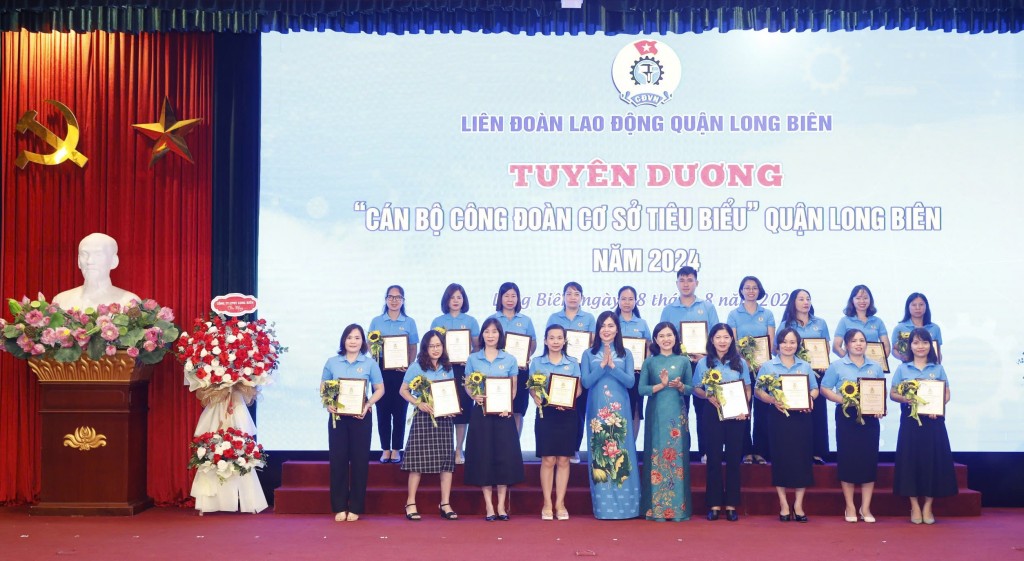 Tuyên dương 95 cán bộ Công đoàn cơ sở tiêu biểu quận Long Biên năm 2024