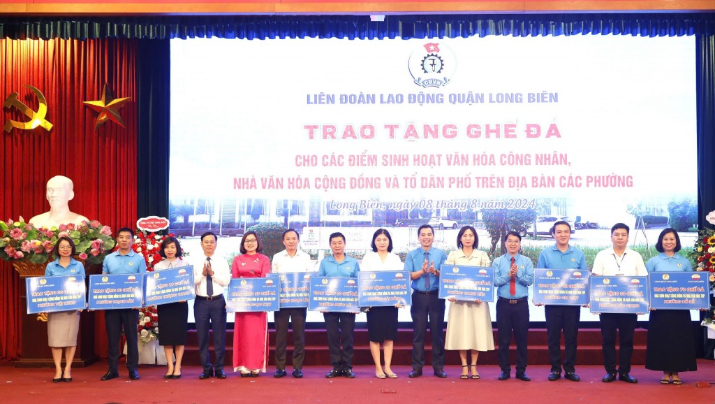 Tuyên dương 95 cán bộ Công đoàn cơ sở tiêu biểu quận Long Biên năm 2024