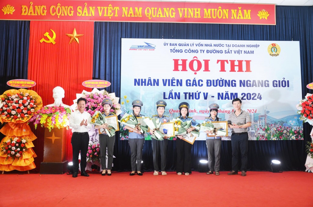 Sôi nổi Hội thi “Nhân viên gác đường ngang giỏi lần thứ V - năm 2024”