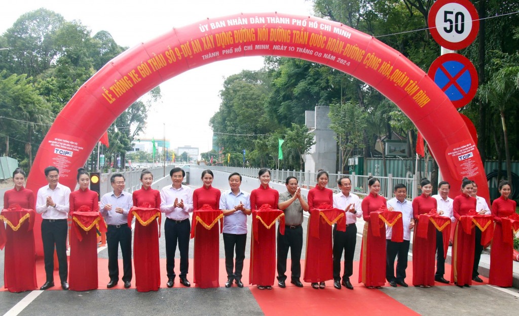 Thủ tướng Phạm Minh Chính dự lễ khánh thành hầm chui cửa ngõ sân bay Tân Sơn Nhất