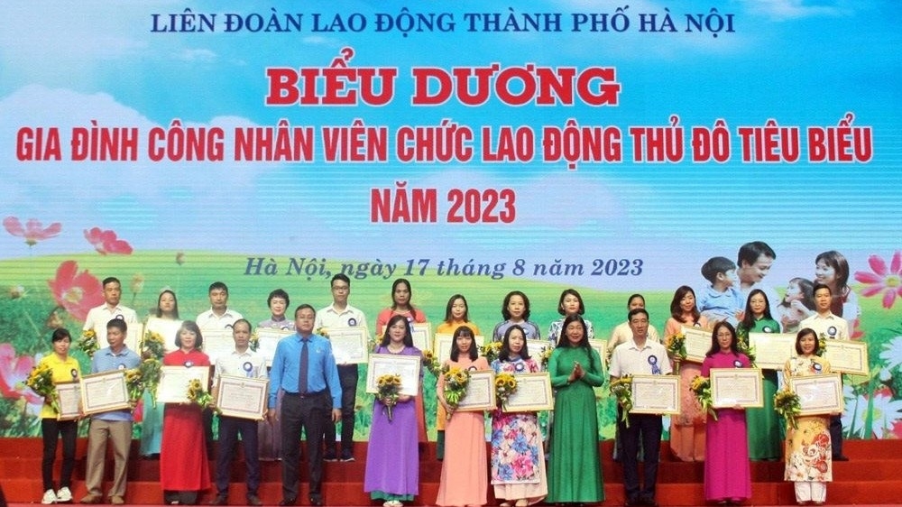 Sẽ biểu dương 100 “Gia đình công nhân, viên chức, lao động Thủ đô tiêu biểu"