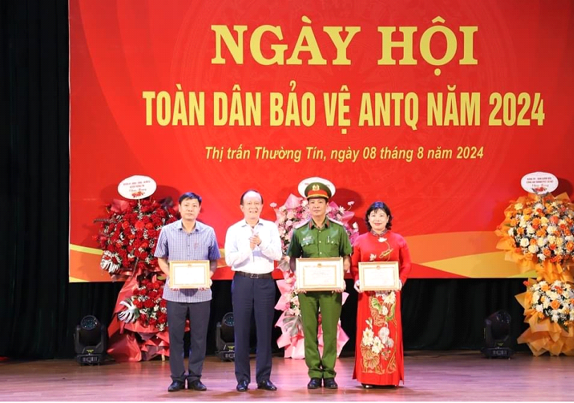 Tưng bừng ngày hội toàn dân bảo vệ an ninh Tổ quốc tại nhiều địa phương