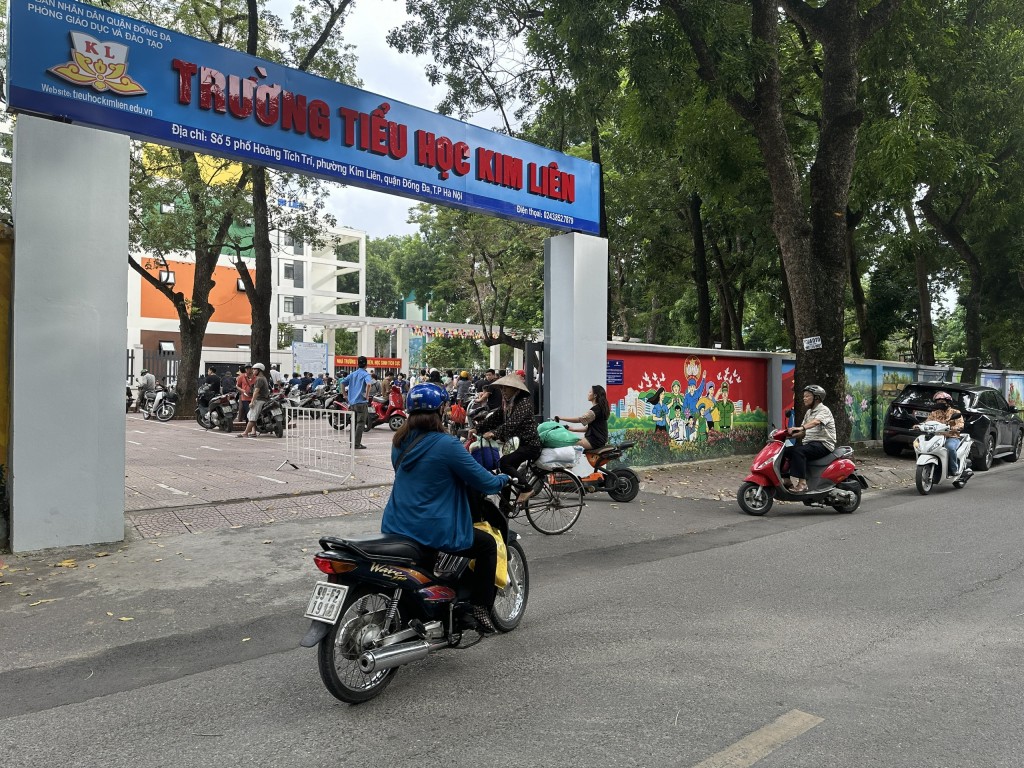 Quận Đống Đa: Đảm bảo an toàn trước cổng trường học