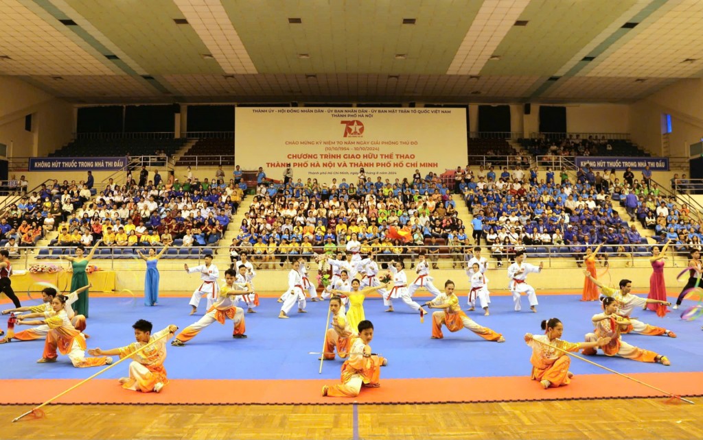 Giao lưu thể thao chào mừng sự kiện 