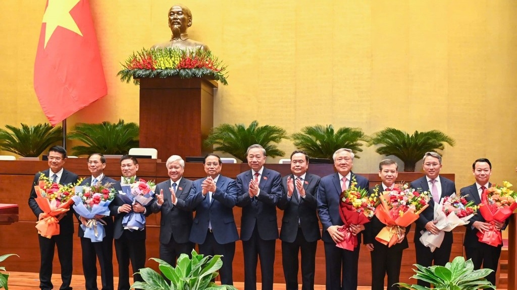 Quốc hội phê chuẩn bổ nhiệm Phó Thủ tướng với các ông Nguyễn Hòa Bình, Hồ Đức Phớc, Bùi Thanh Sơn