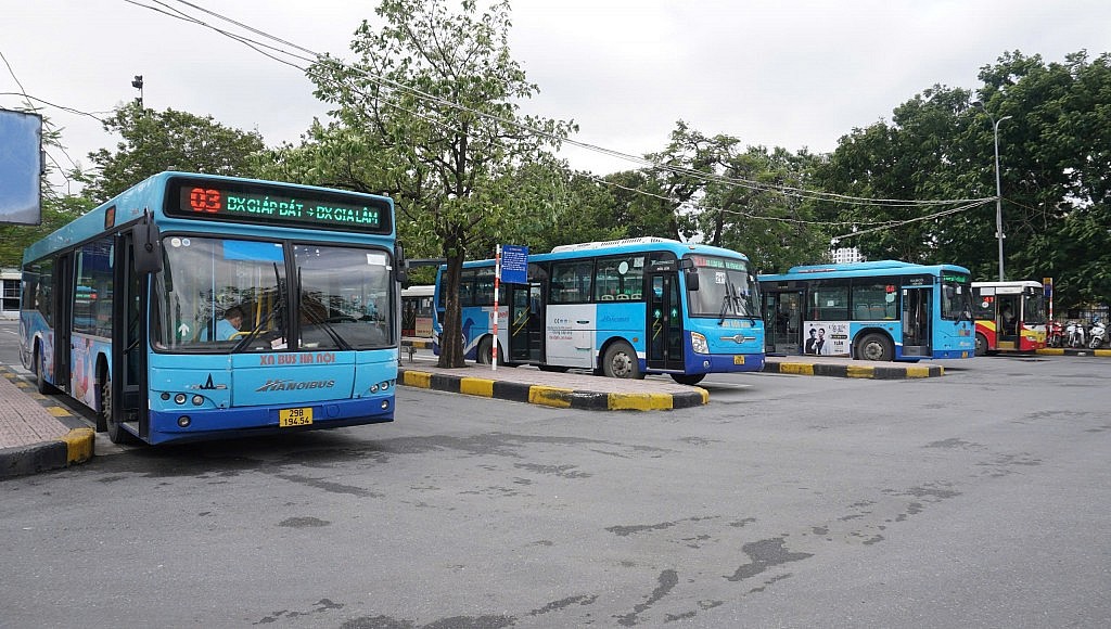 Hà Nội: Xe buýt và 2 tuyến Metro tạm dừng hoạt động để tránh bão