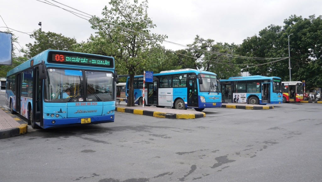 Hà Nội: Xe buýt và 2 tuyến Metro tạm dừng hoạt động để tránh bão