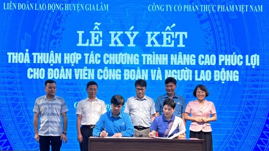 Ký thoả thuận hợp tác nâng cao phúc lợi cho đoàn viên