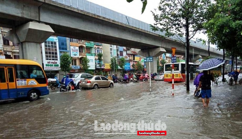 Hà Nội yêu cầu chủ động ứng phó với bão Yagi