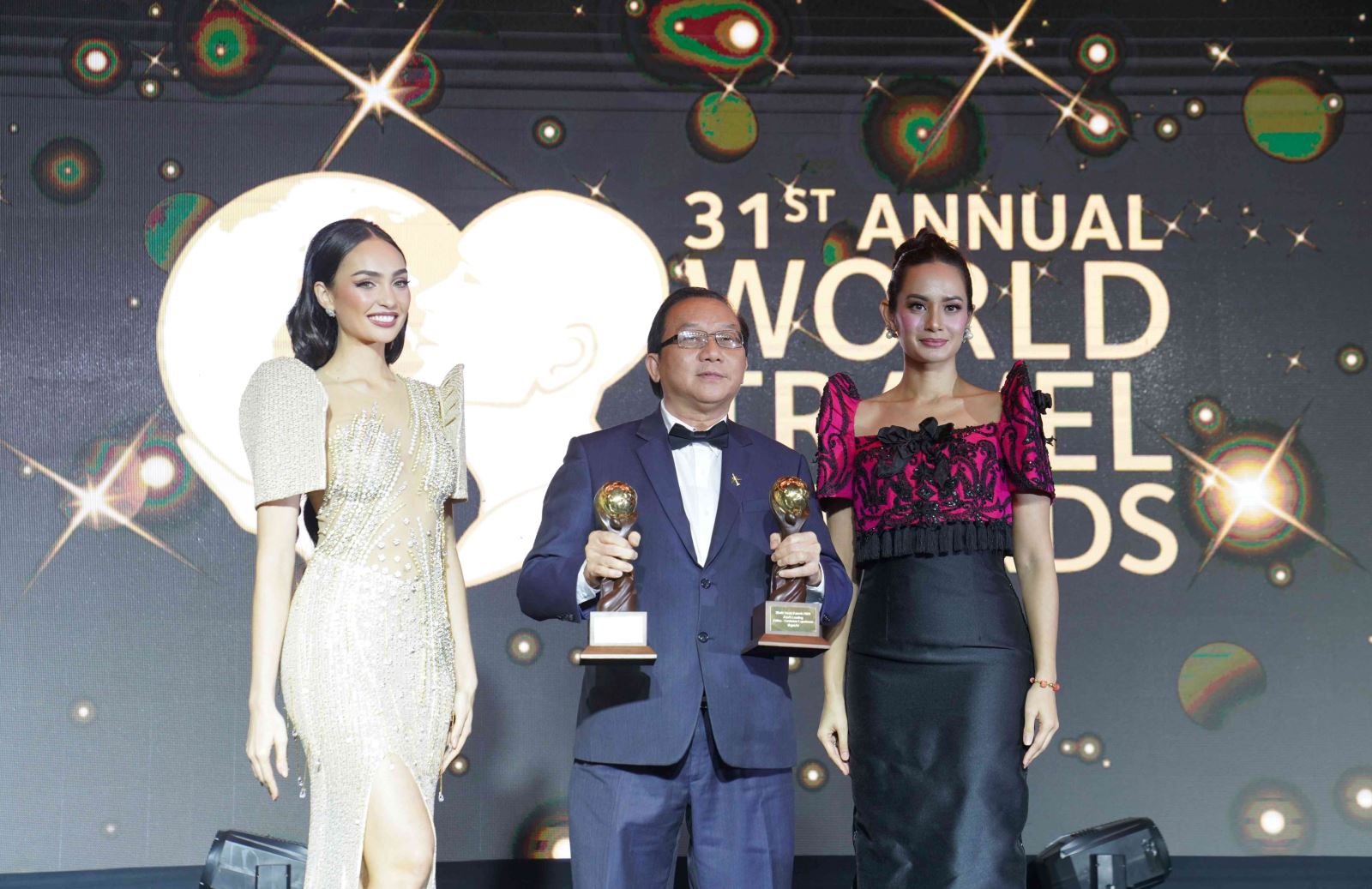 World Travel Awards tiếp tục vinh danh Vietjet với bộ đôi giải thưởng về dịch vụ khách hàng