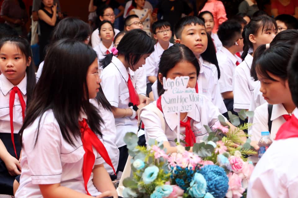 TRỰC TUYẾN: Gần 2,3 triệu học sinh Thủ đô hân hoan chào đón năm học mới