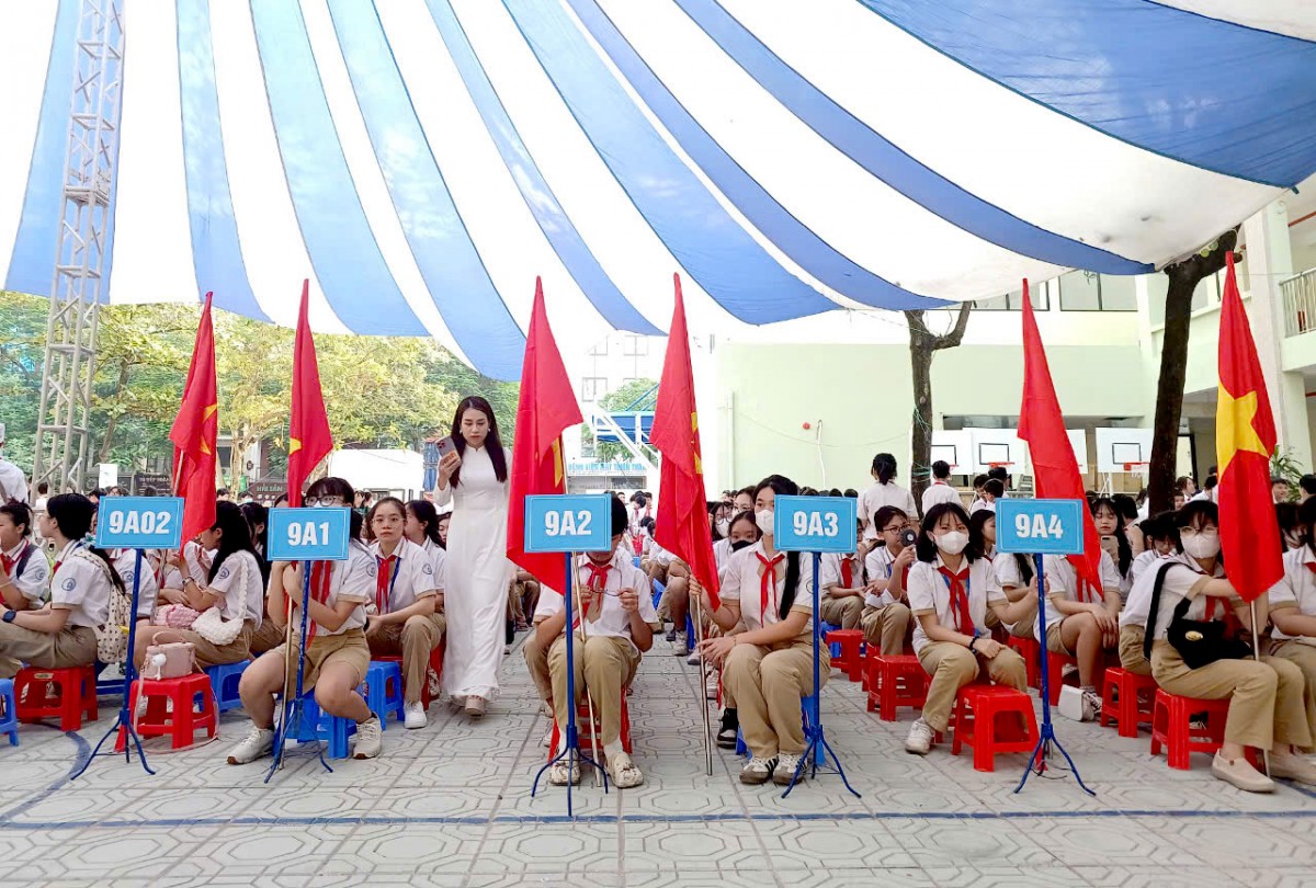 TRỰC TUYẾN: Gần 2,3 triệu học sinh Thủ đô hân hoan chào đón năm học mới