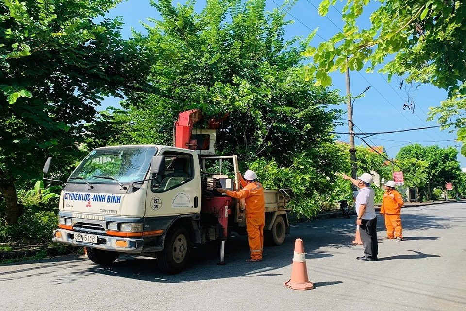 Bảo đảm thông tin liên lạc cho hơn 32 triệu thuê bao trong bão số 3