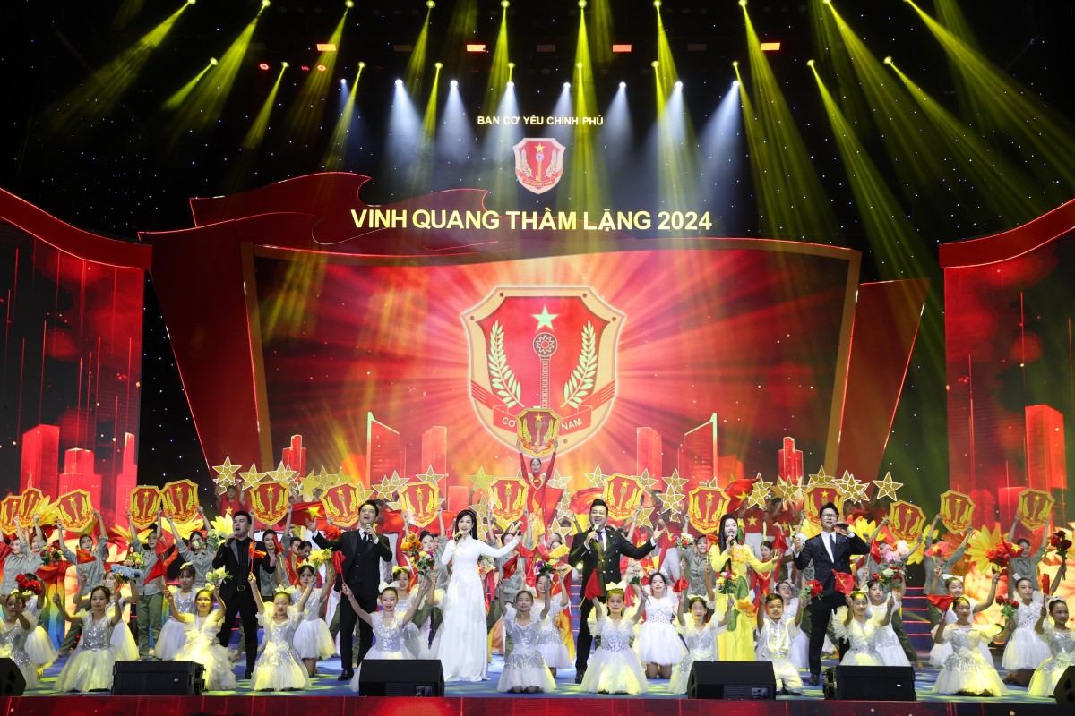 "Vinh quang thầm lặng 2024": Hành trình cảm xúc về ngành Cơ yếu Việt Nam