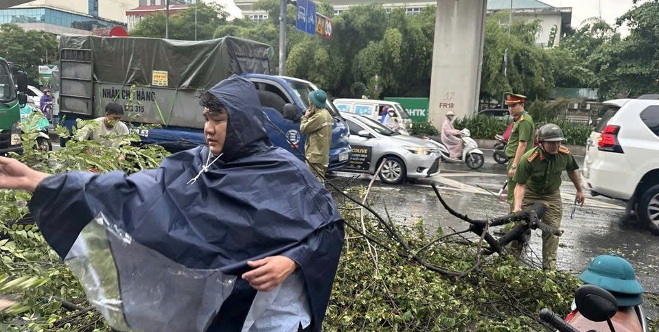 Quận Thanh Xuân: Úng ngập cục bộ tại một số tuyến đường