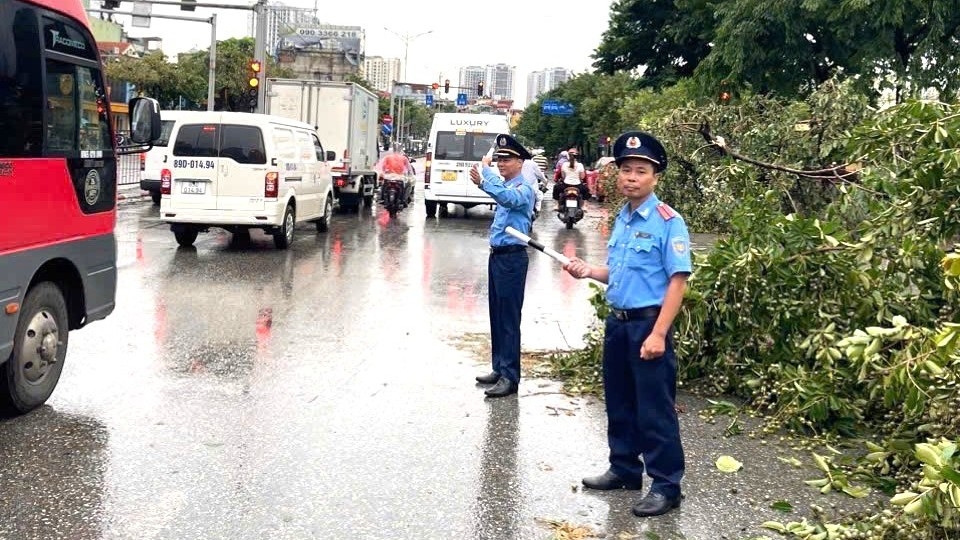 Phân luồng giao thông các vị trí úng ngập tại huyện Quốc Oai và Hoài Đức