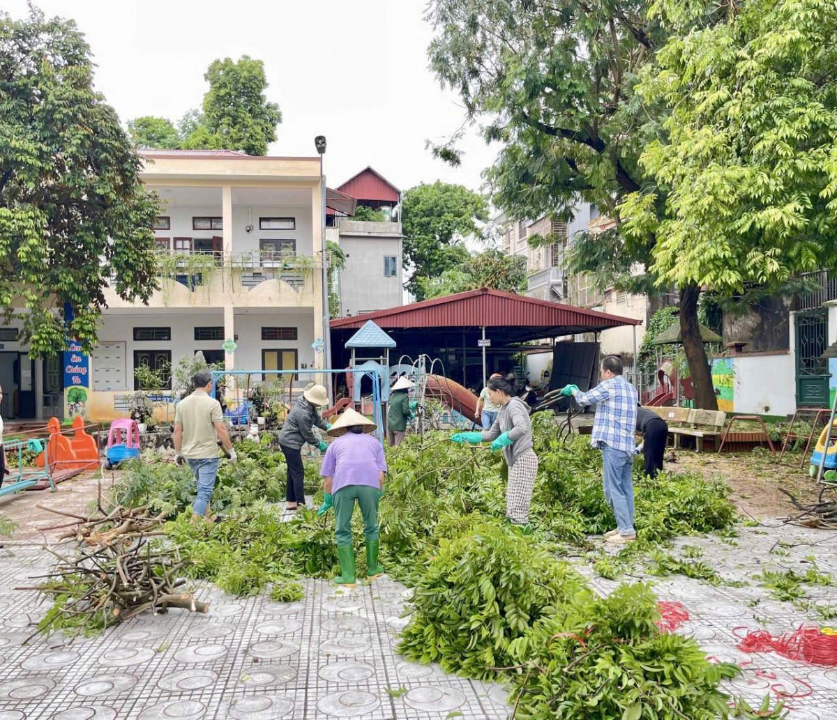 Sơn Tây: Các trường học khẩn trương dọn dẹp, đón học sinh trở lại trường