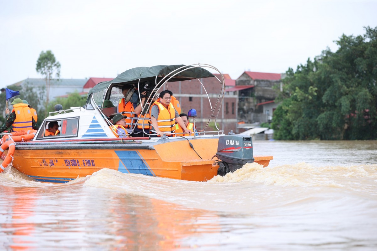 Thủ tướng Phạm Minh Chính thị sát tình hình mưa lũ, chỉ đạo công tác cứu hộ ở Bắc Giang