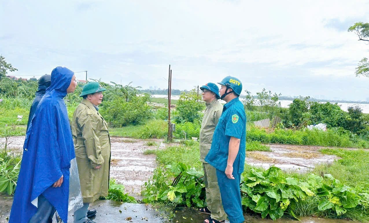 Thanh Trì chỉ đạo ứng phó khẩn cấp úng ngập tại các vùng bãi