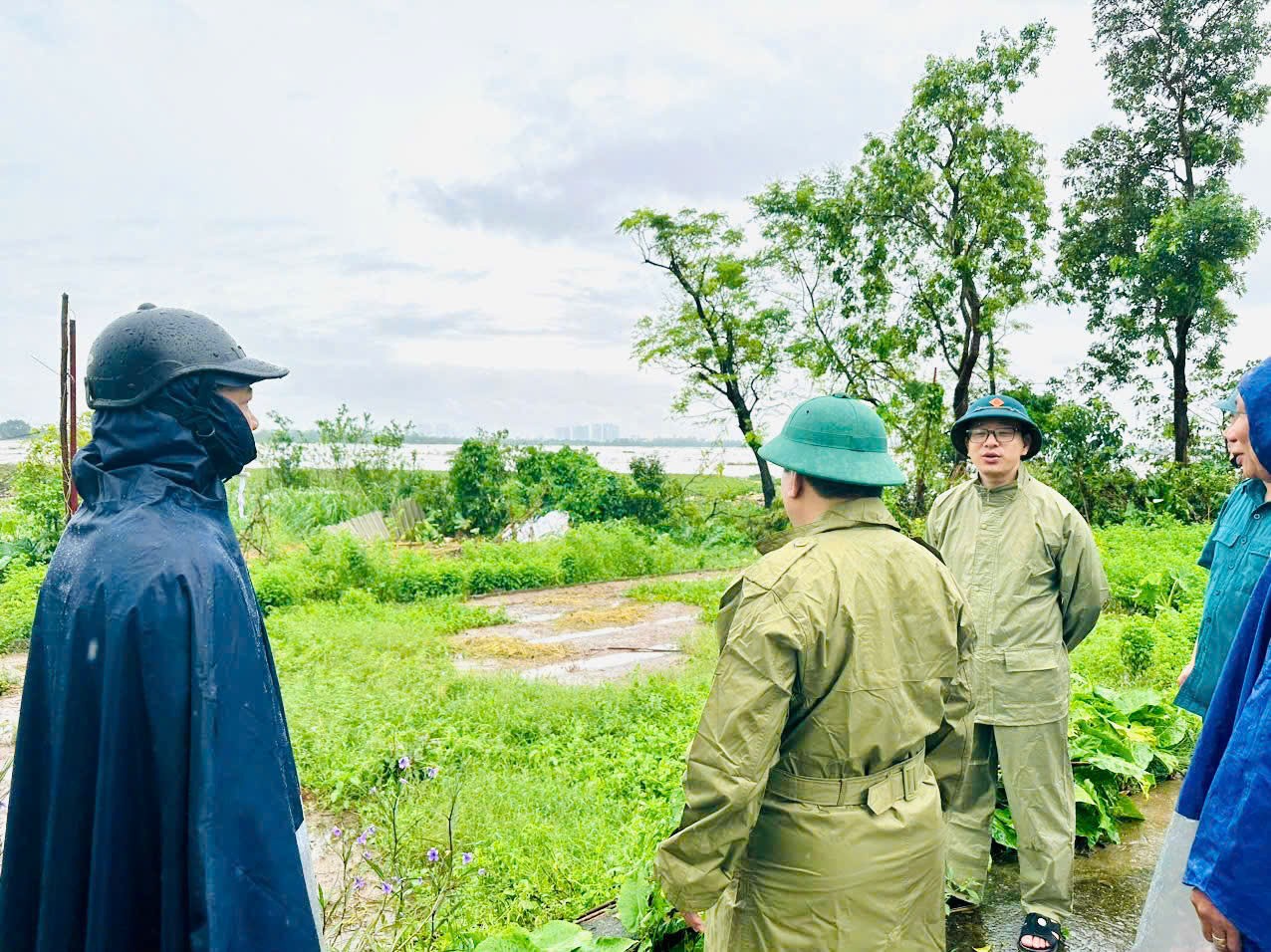 Thanh Trì chỉ đạo ứng phó khẩn cấp úng ngập tại các vùng bãi