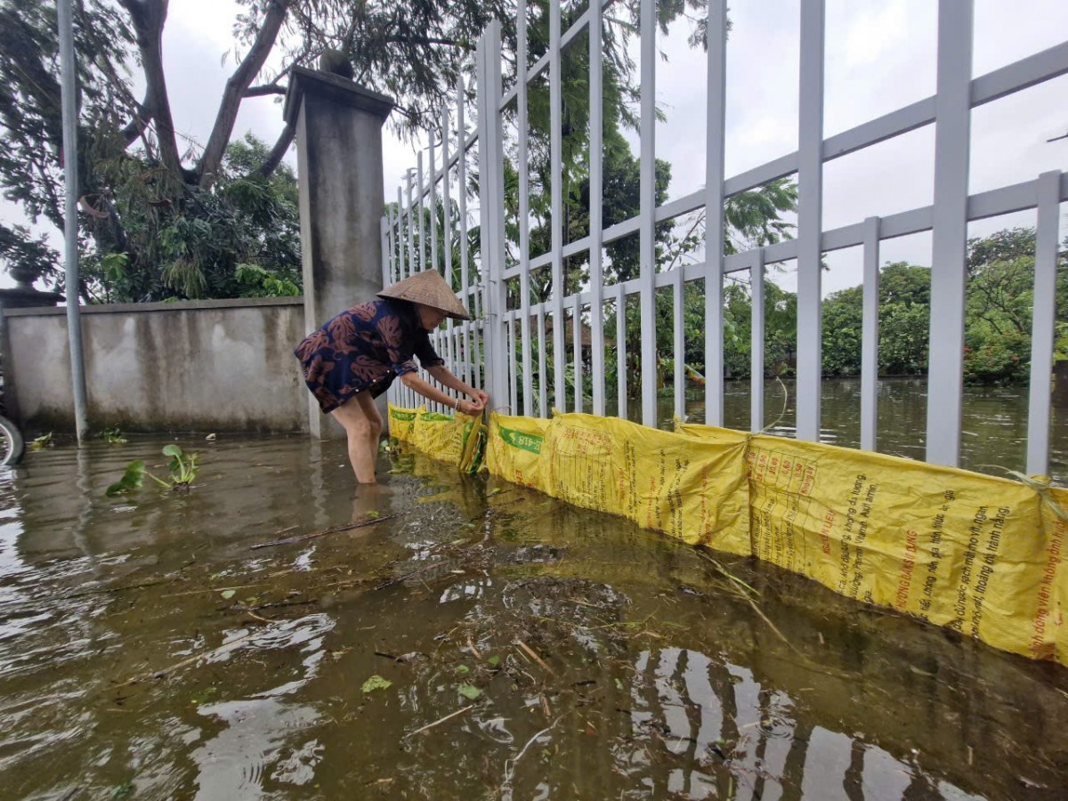 Đảm bảo an toàn cho người dân ven sông Tích