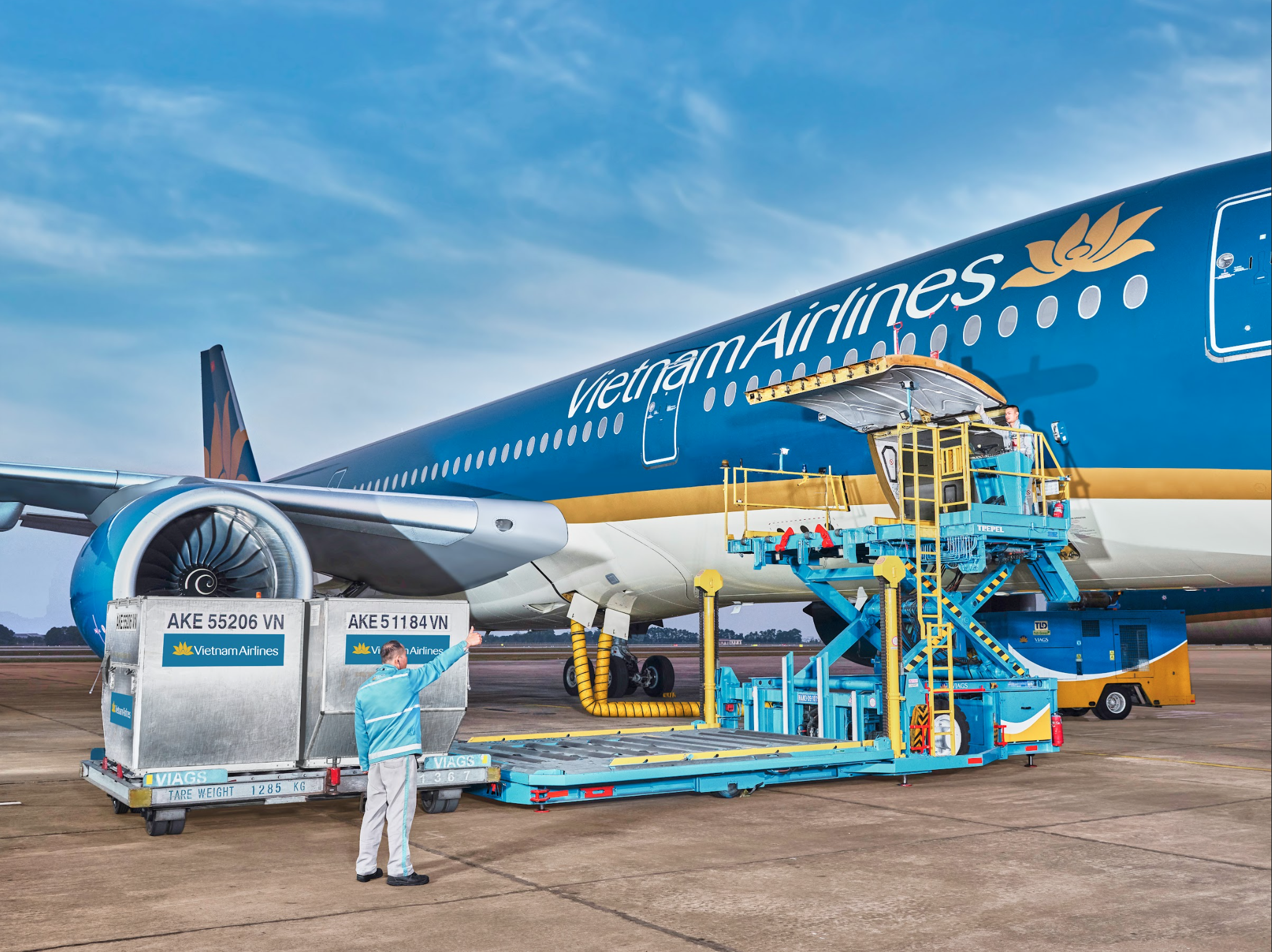 Vietnam Airlines vận chuyển miễn phí hàng hóa cứu trợ vùng bão lũ