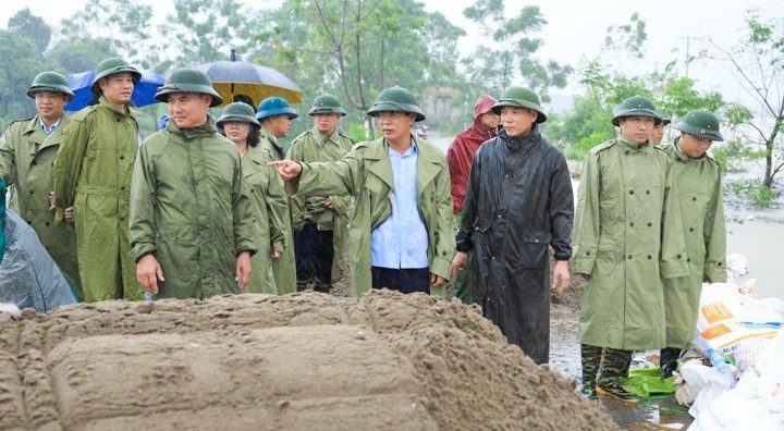 Đảm bảo an toàn cho người dân ven sông Tích