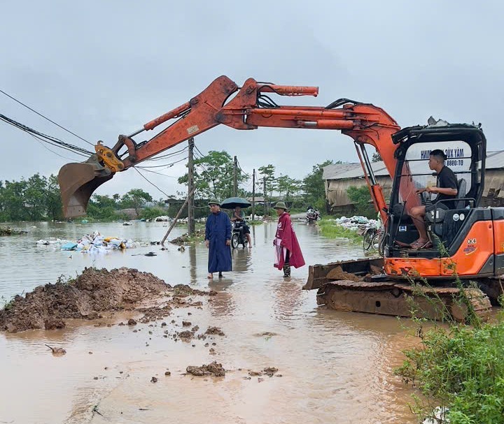 Đảm bảo an toàn cho người dân ven sông Tích