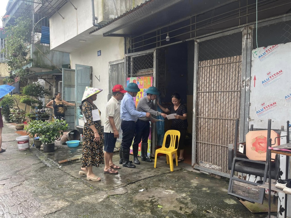 Đảm bảo an toàn tính mạng, tài sản của người dân vùng bãi sông Hồng khi nước dâng cao