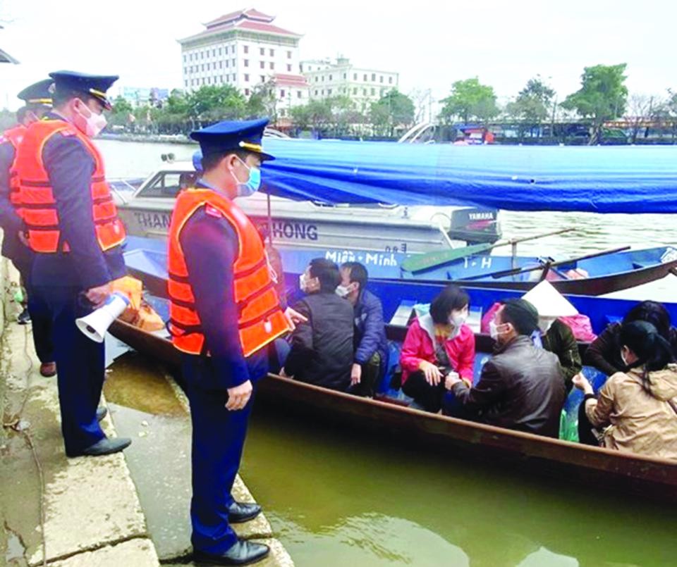 Cấm các phương tiện hoạt động trên sông Đáy, sông Cà Lồ, suối Yến và hồ Suối Hai