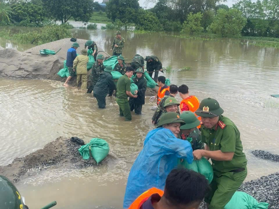 Thông tin "vỡ đê ở huyện Ứng Hòa, Hà Nội" là tin không chính xác