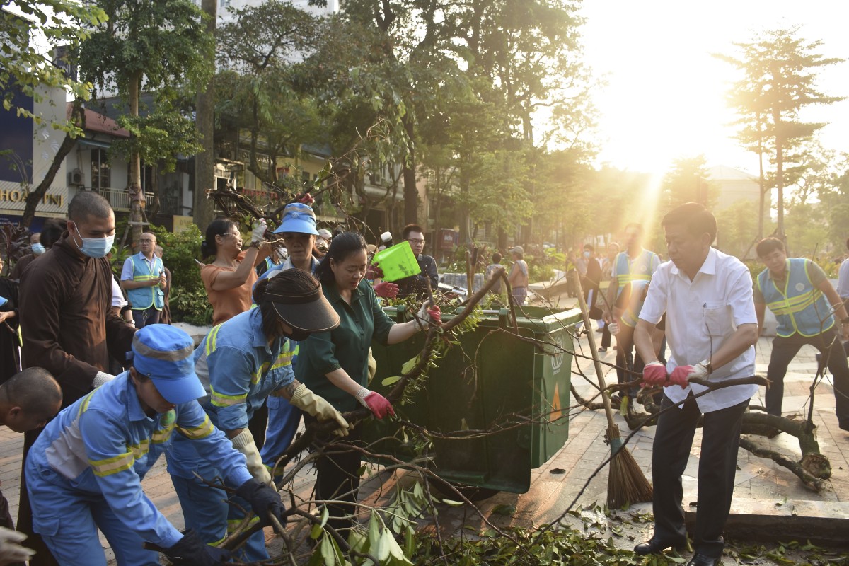 Hà Nội ra quân tổng vệ sinh môi trường toàn Thành phố