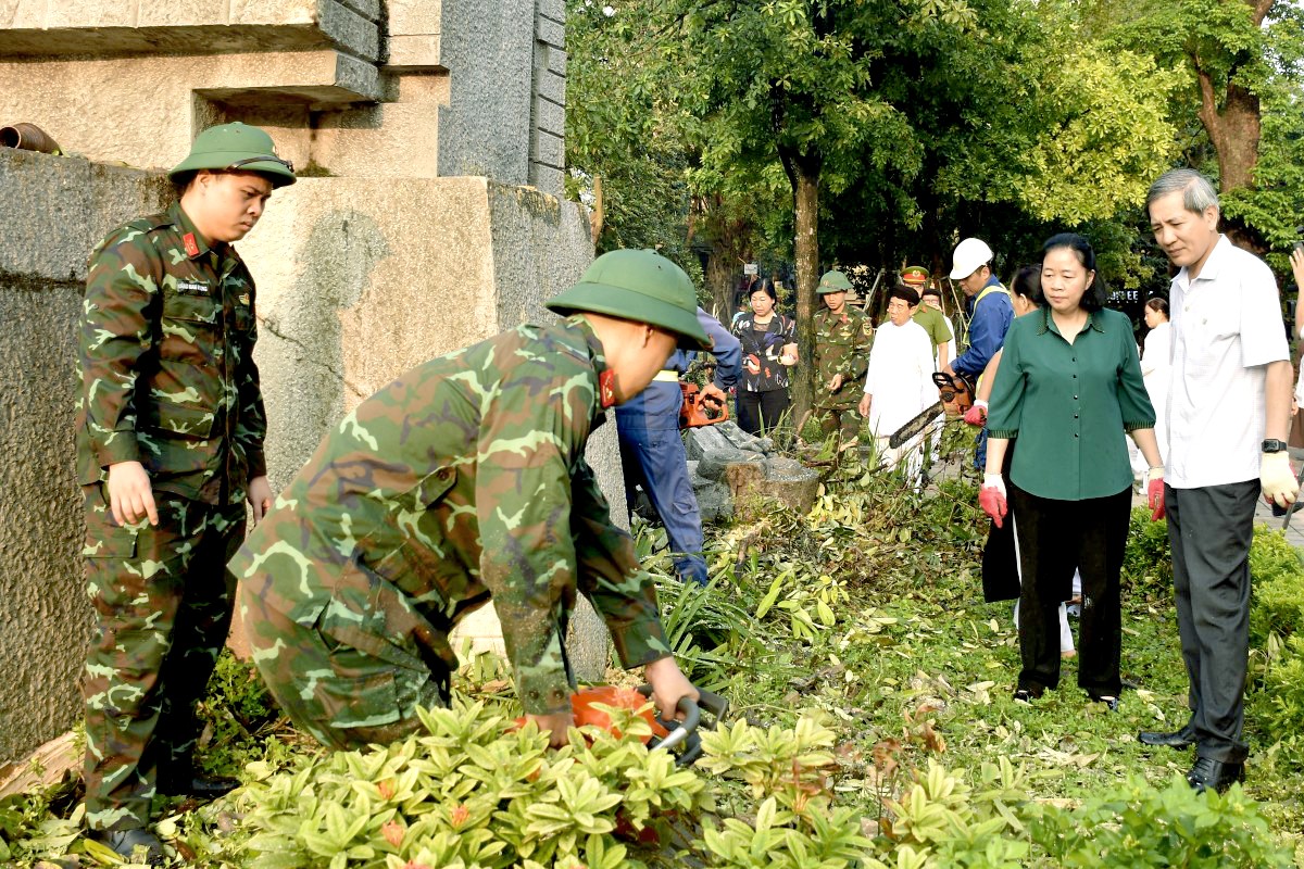 Bí thư Thành ủy Hà Nội tham gia Lễ Phát động toàn dân tổng vệ sinh môi trường sau cơn bão số 3