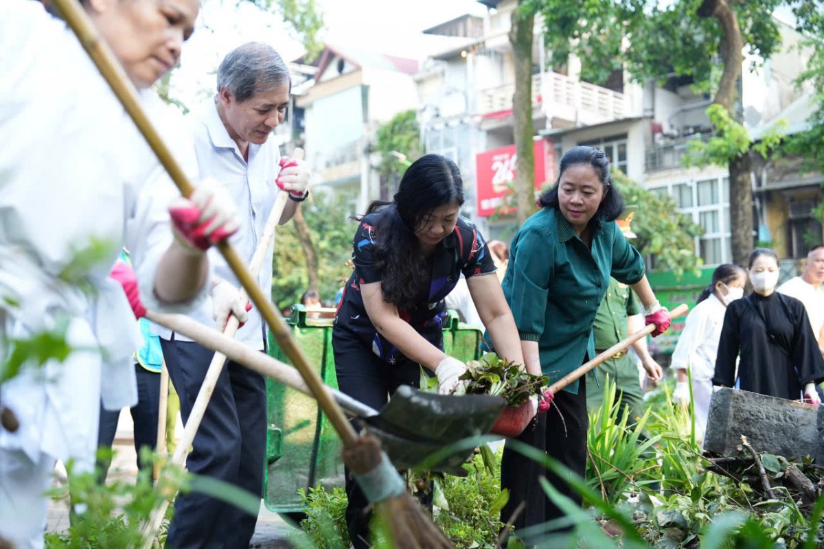 Hà Nội: Phát động toàn dân tham gia tổng vệ sinh môi trường sau cơn bão số 3