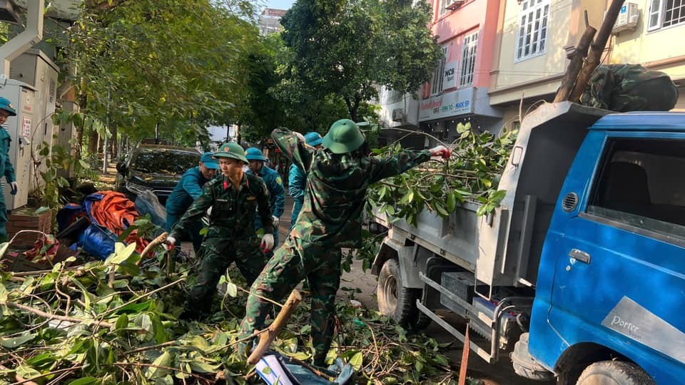 Hà Nội ra quân tổng vệ sinh môi trường toàn Thành phố