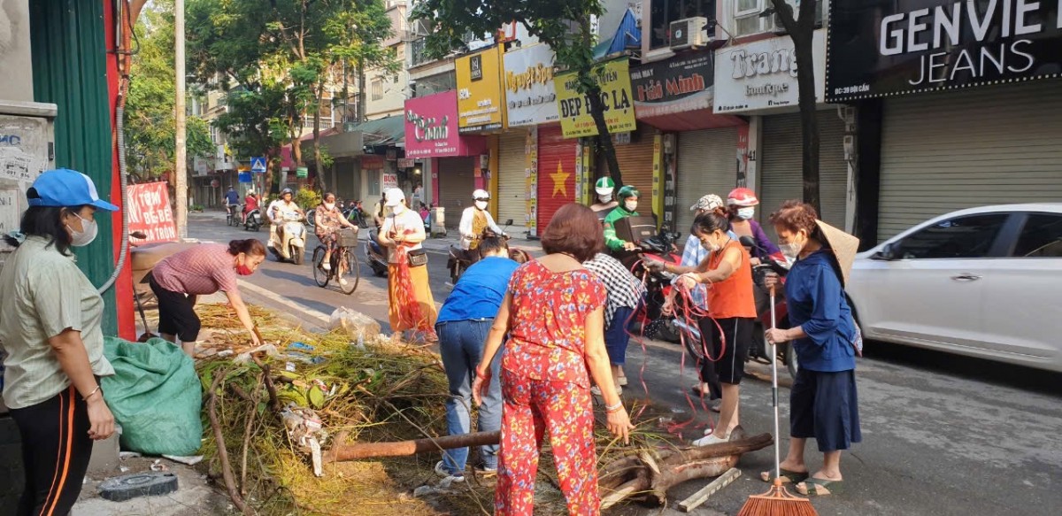 Nhiều địa phương ra quân vệ sinh môi trường, khắc phục hậu quả cơn bão số 3